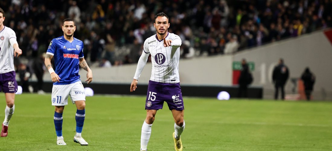 Gabriel Suazo sacó aplausos en su primera titularidad con el Toulouse