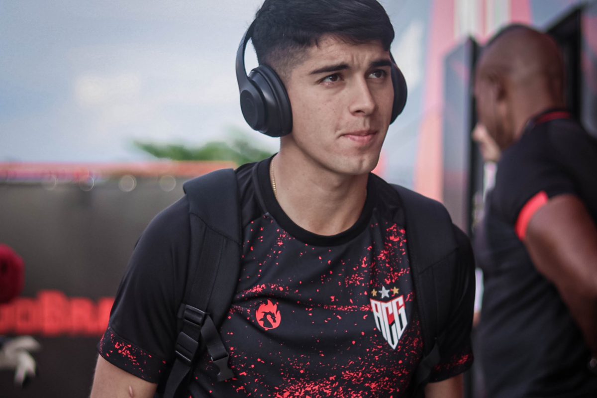 Ángelo Araos sufrió grave lesión y será baja en Atlético Goianiense