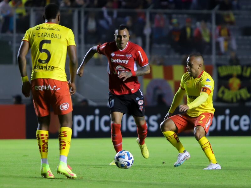 Ñublense igualó con Aucas en Ecuador y sigue con vida en la Libertadores