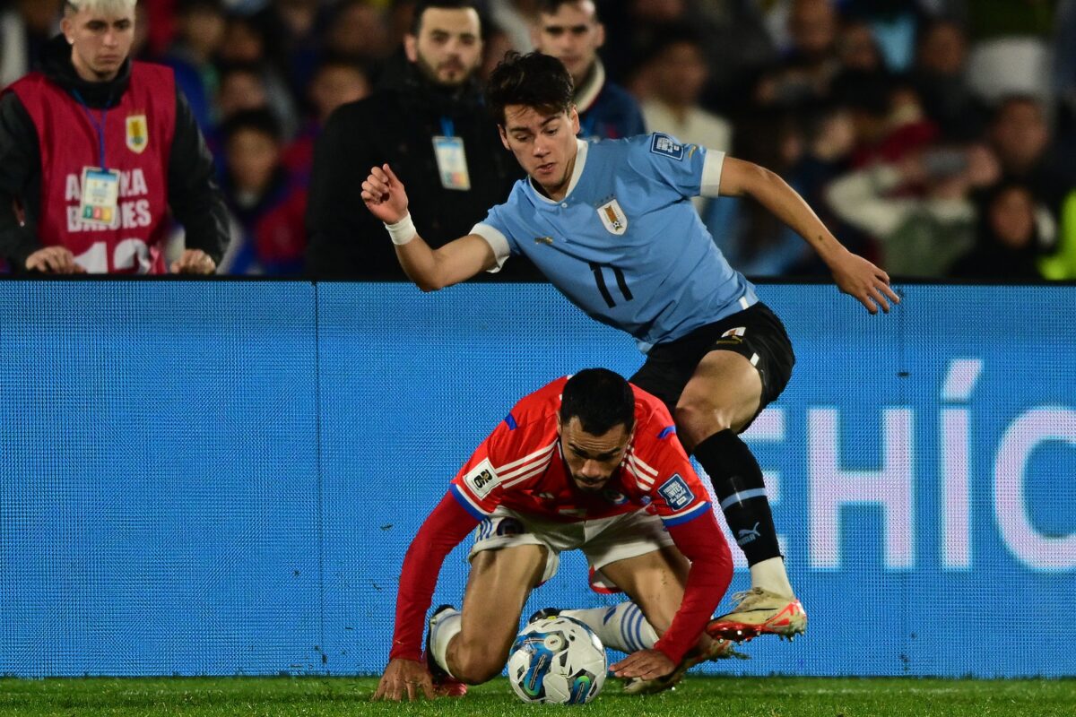 La Roja tropezó ante Uruguay y se llenó de dudas en el debut de Clasificatorias
