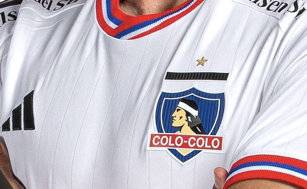 Escudo de Colo Colo fue incluido entre los más lindos de la historia