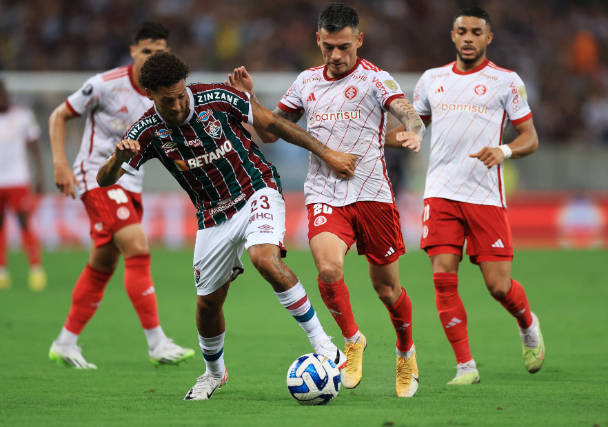 ¡Partidazo! Aránguiz fue estelar en empate  de Inter y Fluminense por las semis de Libertadores