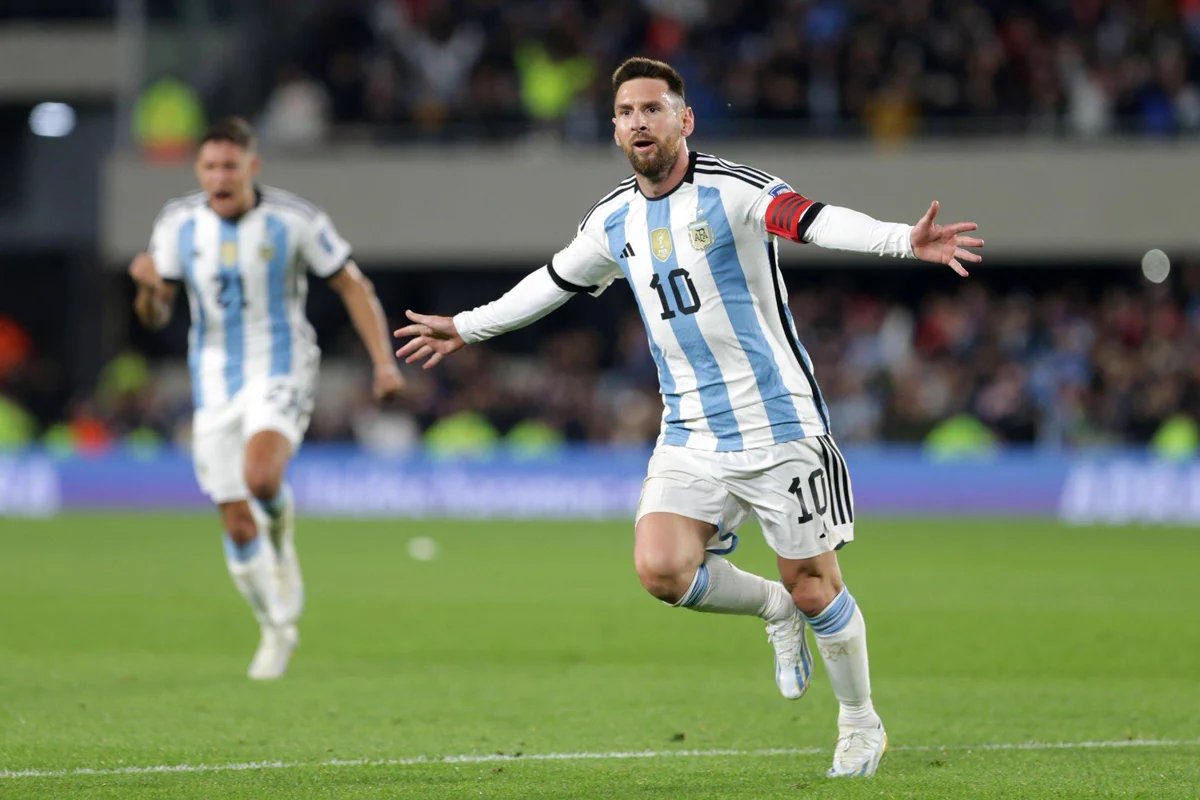 Lionel Messi le dio el triunfo a Argentina en el debut frente a Ecuador
