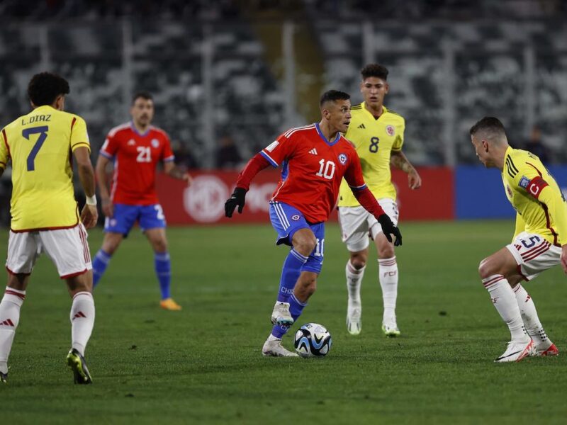 La Roja tuvo amargo empate frente a Colombia y sumó su primer punto