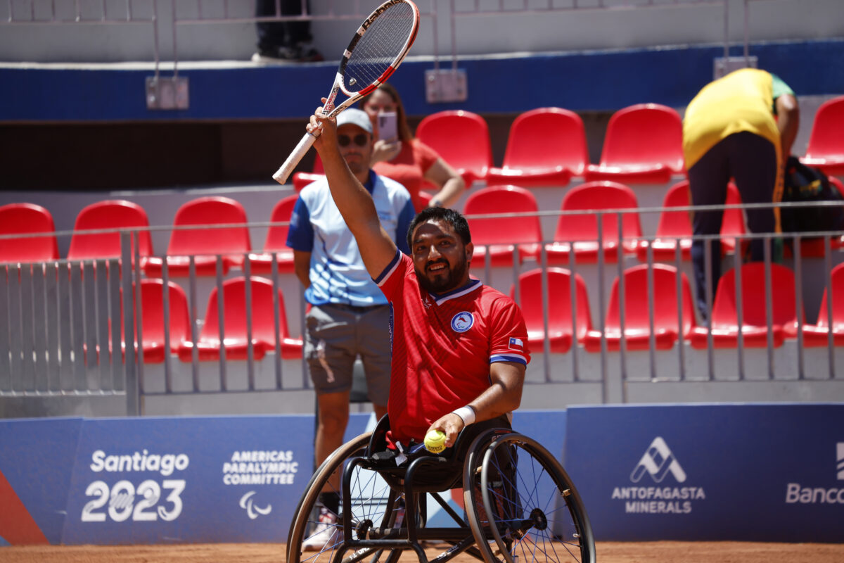¡Medalla de oro! Francisco Cayulef ganó en el tenis en silla de ruedas