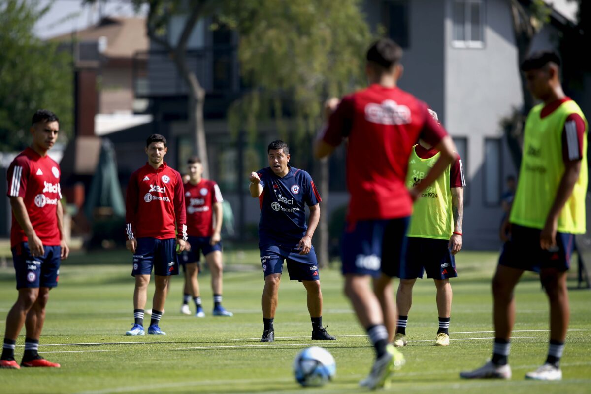 Nicolás Córdova liberó a seis jugadores de la Roja sub 23