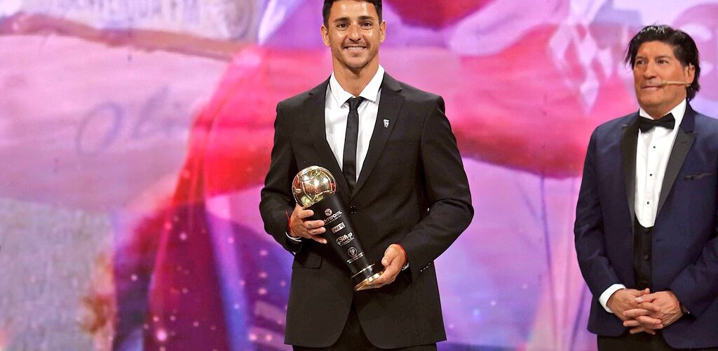 Zampedri fue escogido como el mejor del año en la gala del fútbol chileno