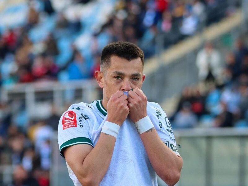 Santiago Wanderers sorprendió y eliminó en la agonía a la UC de Copa Chile