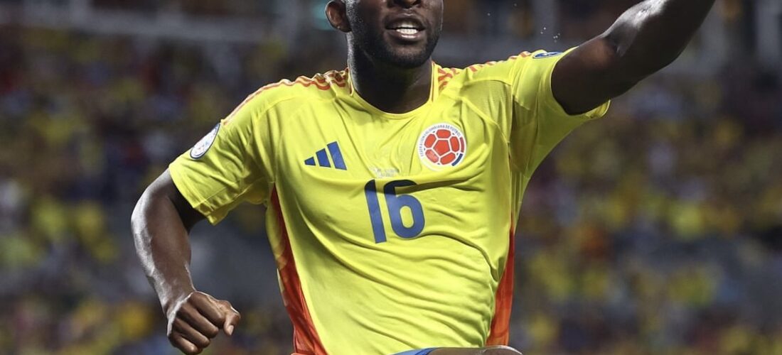 Colombia le ganó a Uruguay con un expulsado y clasificó a la final de Copa América