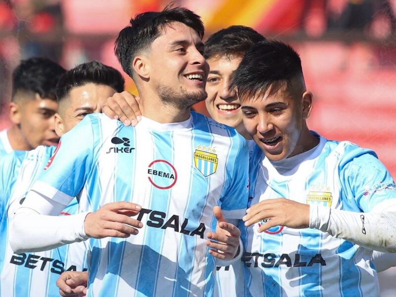 Magallanes aplastó a Unión Española y clasificó a la final zonal en Copa Chile
