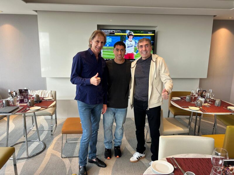 Ricardo Gareca inició su gira y se reunió con estos futbolistas chilenos