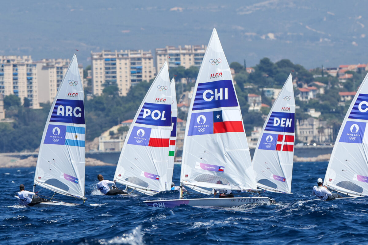 Clemente Seguel clasificó a la final de vela olímpica en París 2024