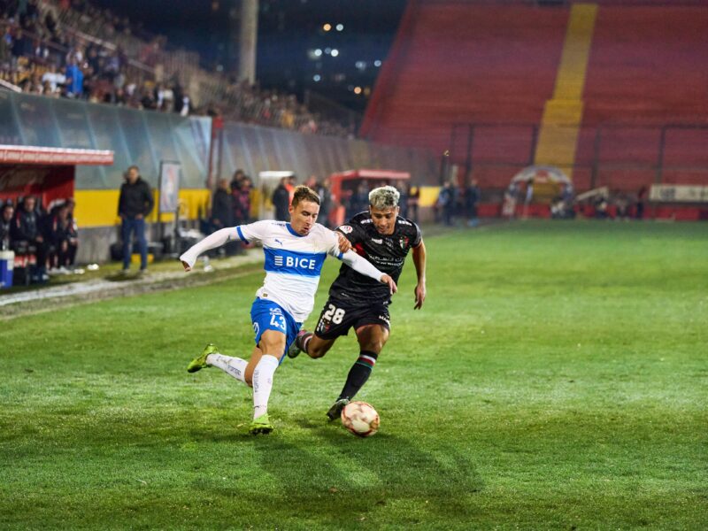 La UC igualó con Palestino y perdió puntos valiosos en la cima del Campeonato Nacional