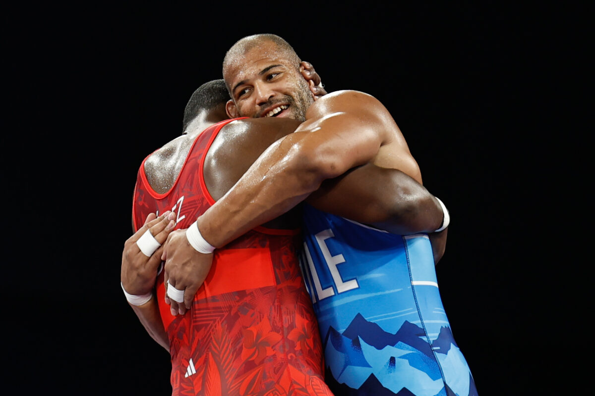 ¡Histórico! Yasmani Acosta se quedó con medalla de plata en lucha grecorromana de Paris 2024