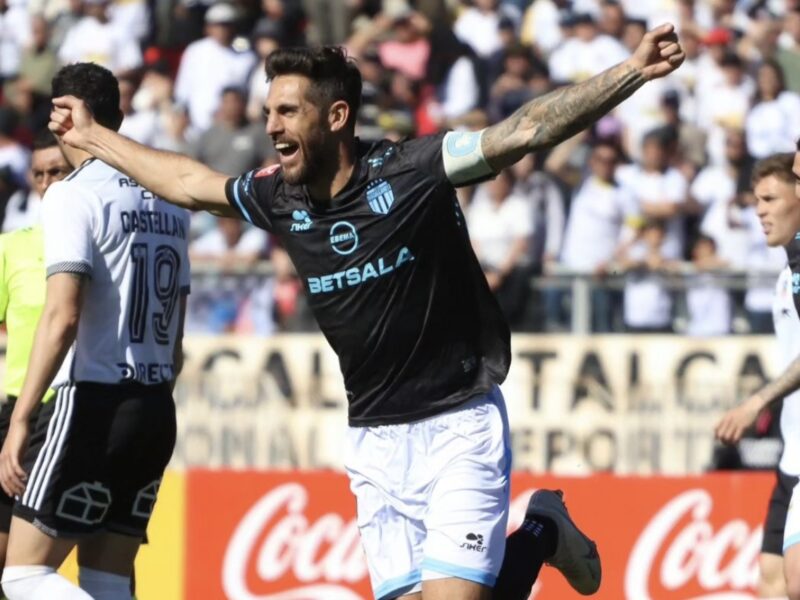 Magallanes goleó a Colo Colo por Copa Chile con triplete de Joaquín Larrivey