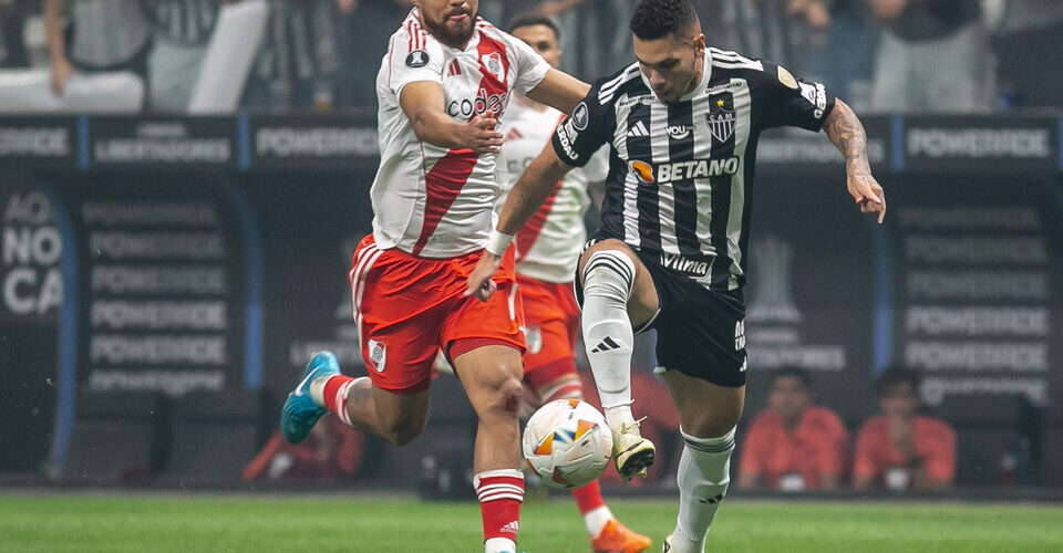 Prensa argentina criticó fuertemente a Paulo Díaz tras su desempeño en derrota de River