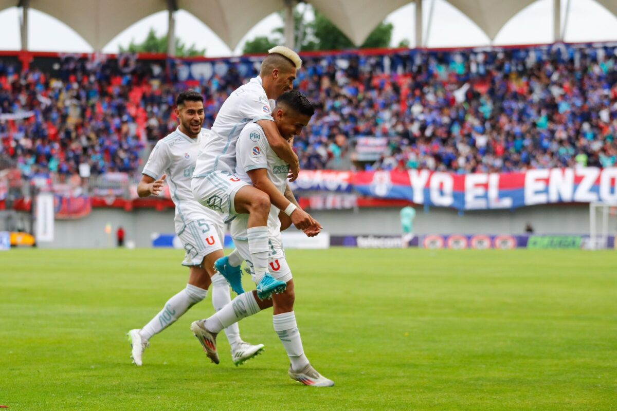 La U goleó a Ñublense y buscará arrebatarle el título a Colo Colo en la última fecha