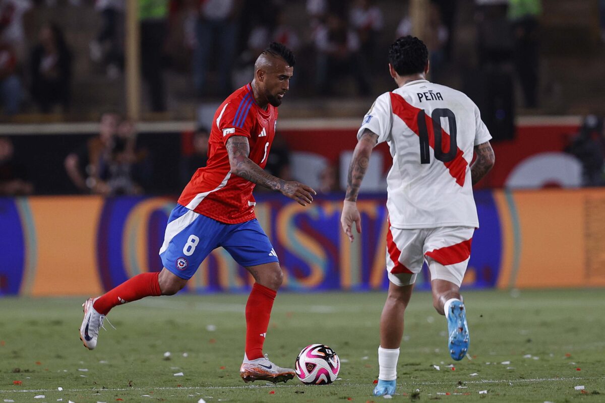 La Roja sumó un punto ante Perú pero sigue en el fondo de la tabla