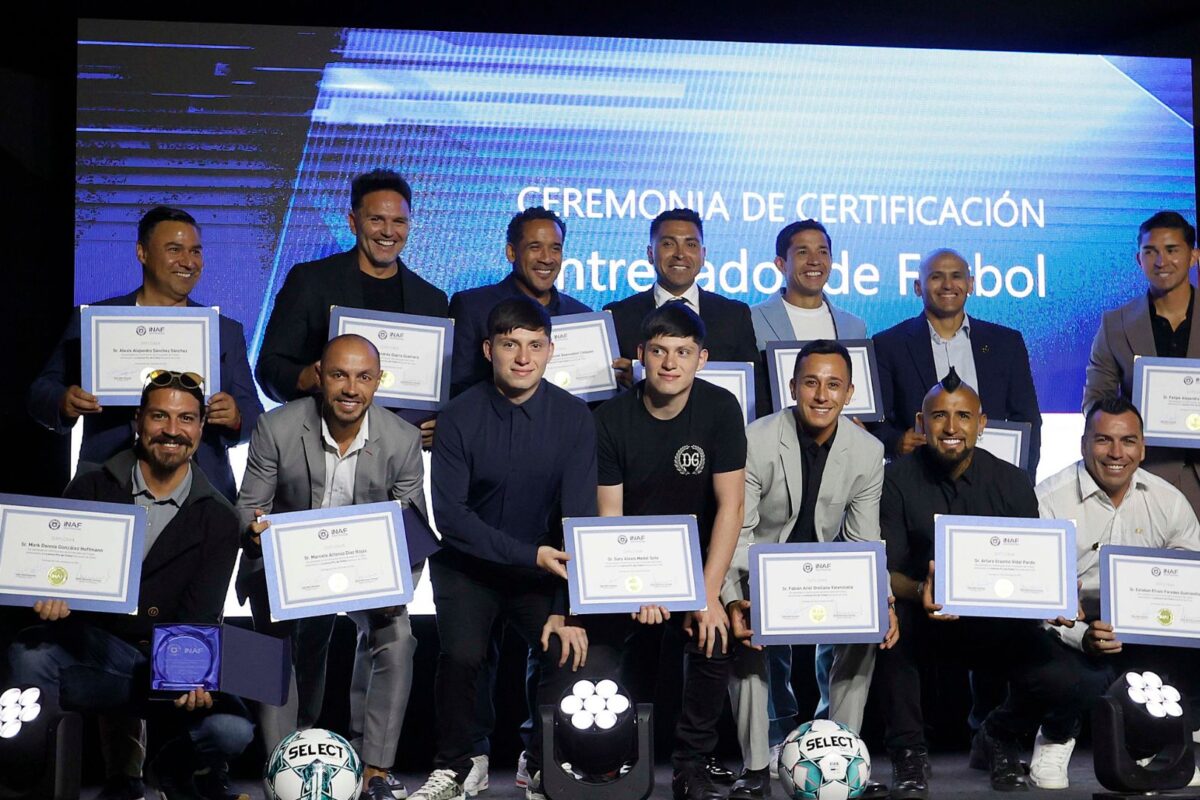 Jugadores de la generación dorada de la Roja se titularon como entrenadores