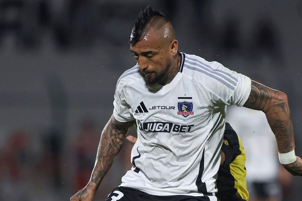 Arturo Vidal se cansó de la ausencia de Maxi Falcón en Colo Colo: «Nos tiene molestos»