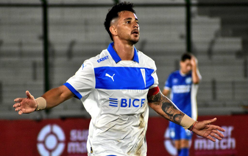 U. Católica venció a Atlético Tucumán con doblete de Zampedri y sumó su segundo triunfo en pretemporada
