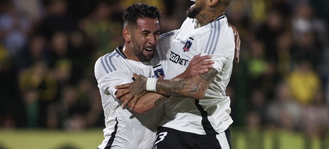 Colo Colo igualó ante Peñarol con gol de Vidal en su debut en la Serie Río de La Plata