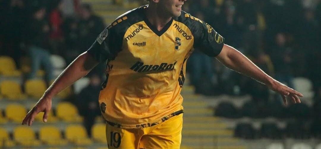 Coquimbo Unido derrotó con lo justo a la UC y sigue con puntaje perfecto en la Liga de Primera