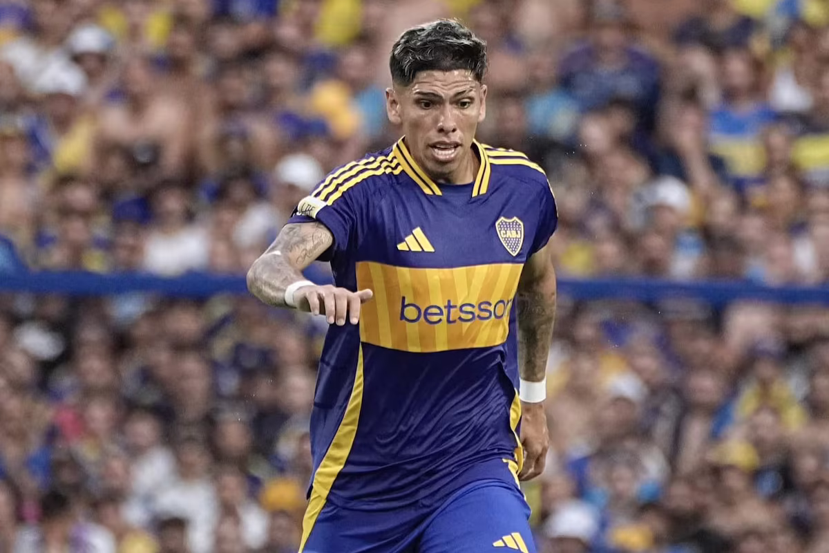 Riquelme volvió a elogiar a Carlos Palacios: «Hace parecer todo más fácil»