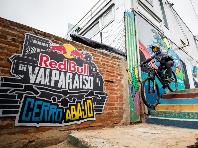 ¡Que ruede la adrenalina! Toda la información sobre la Red Bull Valparaíso Cerro Abajo 2025