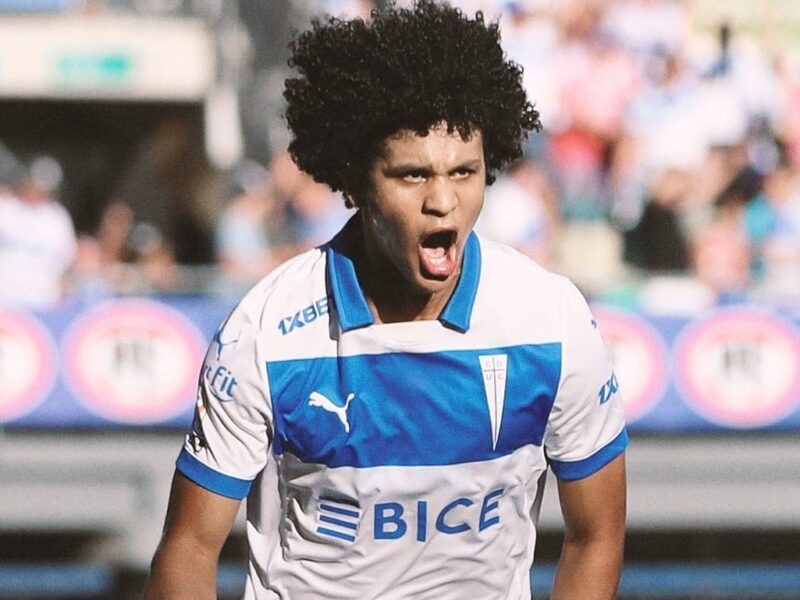 Universidad Católica venció con lo justo a Deportes Iquique que sigue sin sumar puntos en el torneo