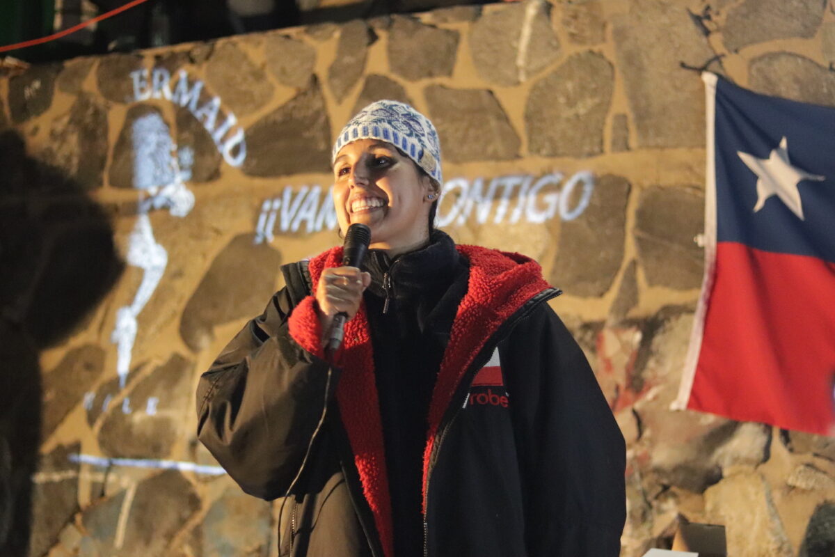 Bárbara Hernández completó un gran desafío nocturno en Viña del Mar y calificó para el cruce doble al Canal de La Mancha