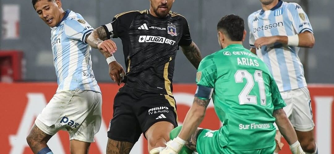 Se le arrancaron los tres puntos: Colo Colo obtuvo un amargo empate ante Racing en los minutos finales por Libertadores