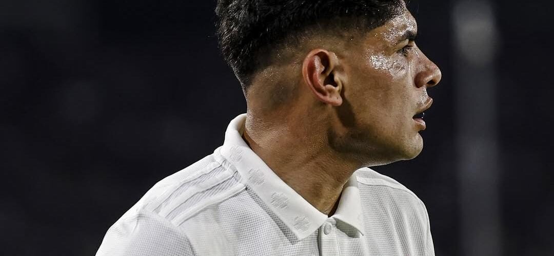 La Conmebol impuso una dura sanción provisional a Colo Colo por los incidentes en el Monumental