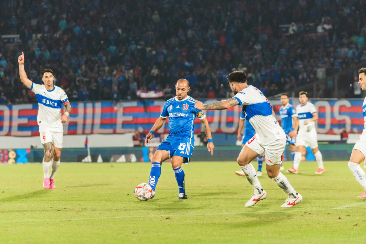Con los azules aventajados: Así está la estadística en el historial de los clásicos universitarios