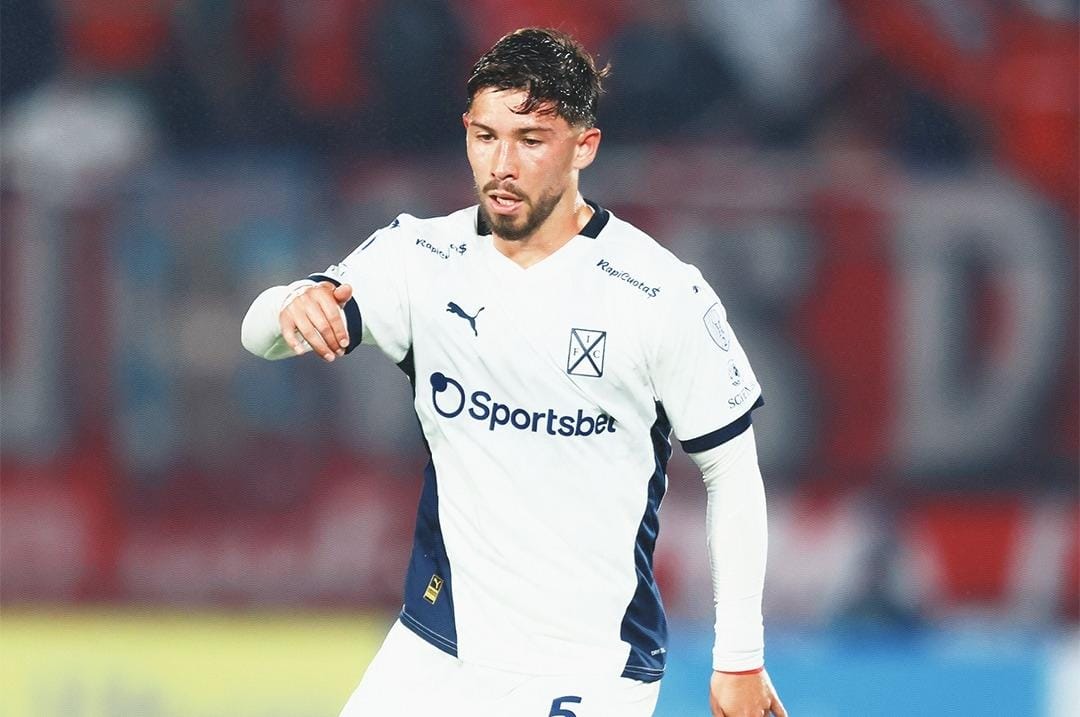 Felipe Loyola continúa con su gran momento y anotó un gol en la derrota de Independiente en Sudamericana