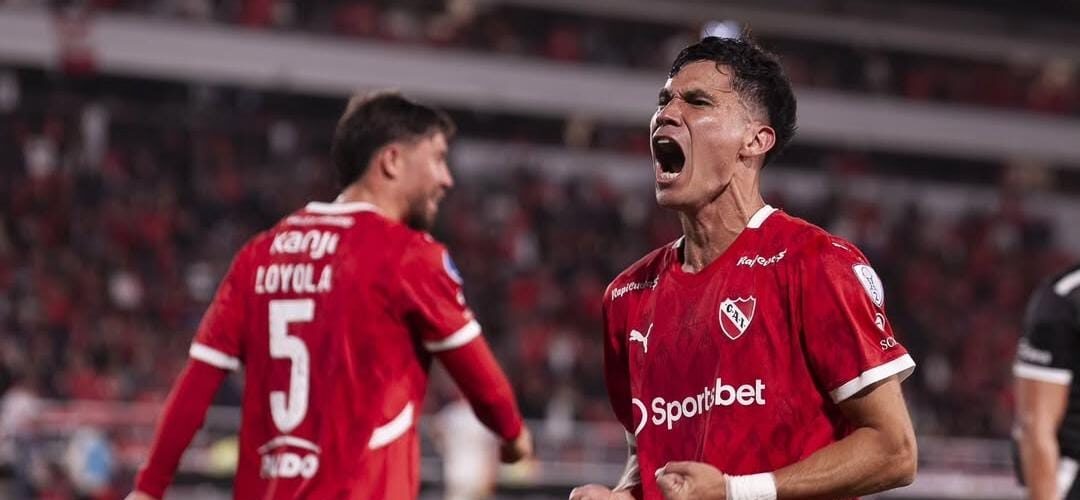VIDEO | Pablo Galdames fue héroe y figura marcando dos goles en el triunfo de Independiente por Sudamericana