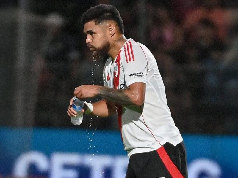 VIDEO | La insólita lesión de Paulo Díaz que terminó en el gol de Talleres ante River Plate