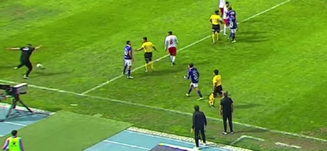 ¡Insólito! Revisa la jugada por la que el DT Hernán Caputto fue expulsado en el Ascenso