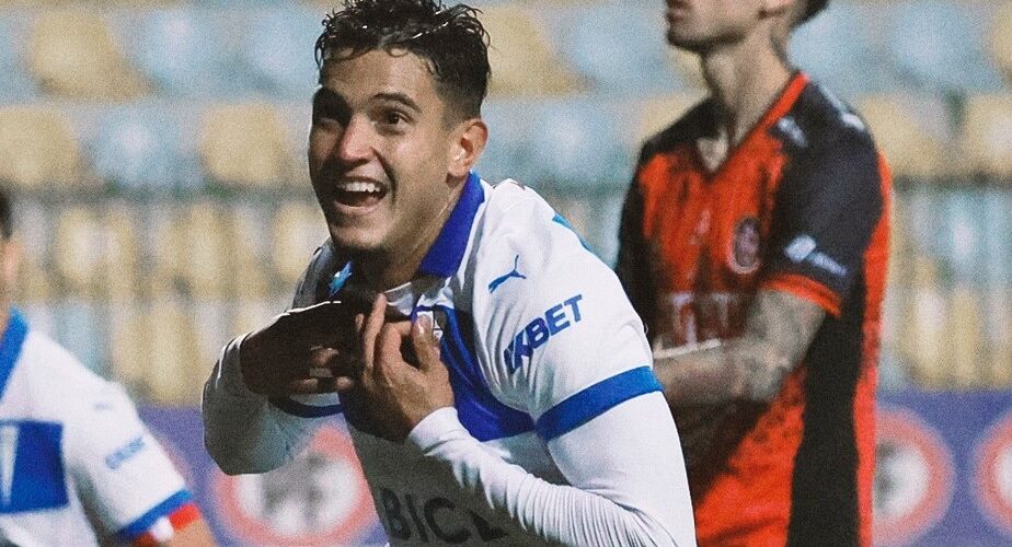 La UC remontó en los minutos finales ante Limache y volvió al triunfo