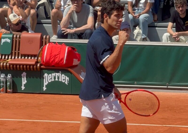 Tomás Barrios y Cristian Garin superaron sus estrenos en la qualy de Roland Garros