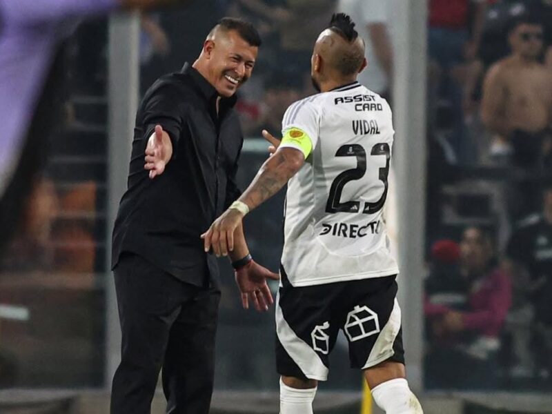 Se acabó la mala racha: Colo Colo volvió a los abrazos tras goleada ante Unión Española