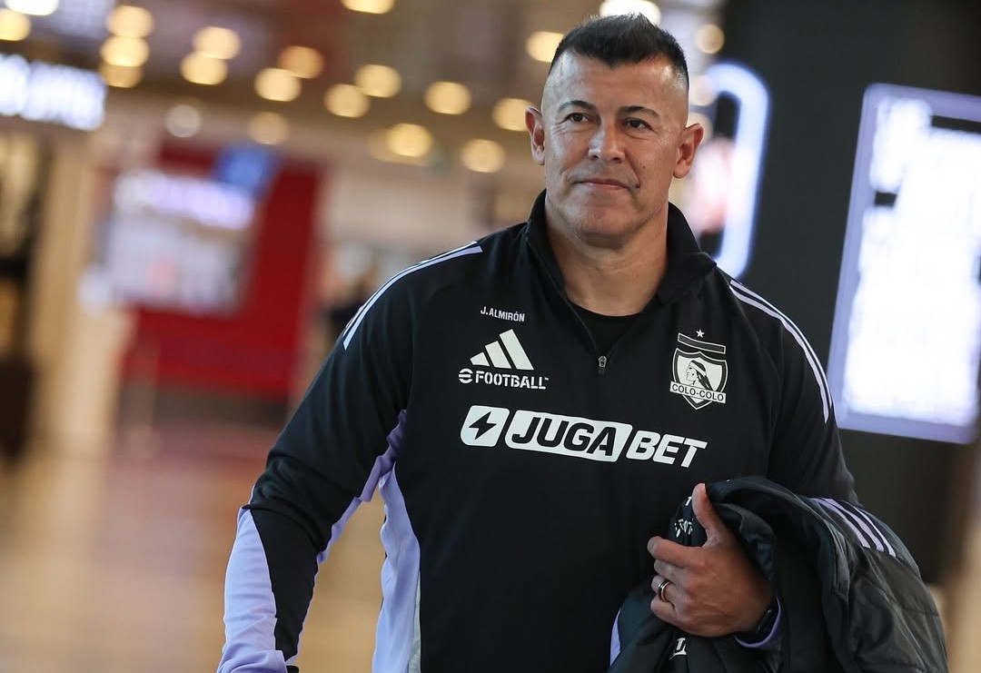 Jorge Almirón explicó la supuesta reunión con barristas y el «apriete» de la hinchada colocolina