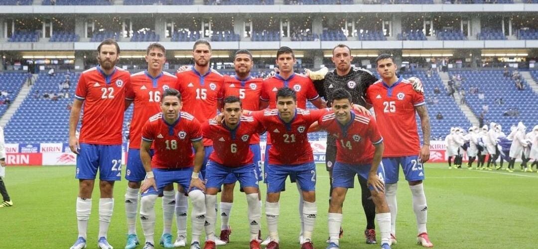 ¿Vuelve a la Roja? Futbolista chileno fue elegido como el mejor jugador de su equipo en Europa