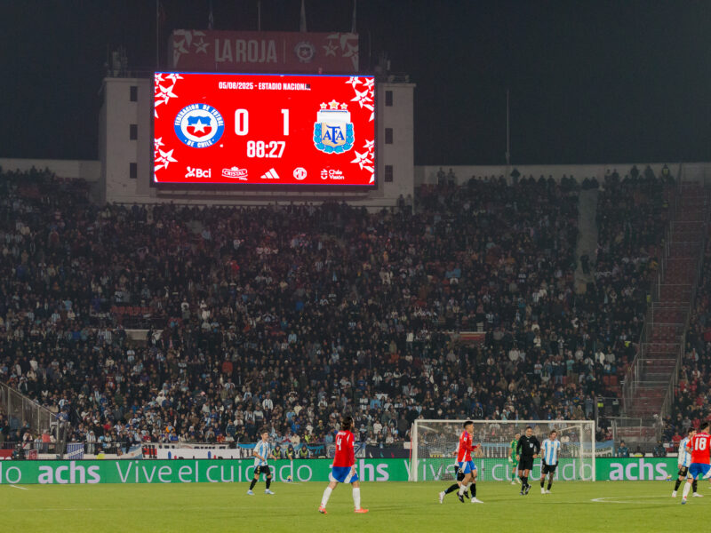 El emotivo homenaje a Eduardo Bonvallet que marcó el duelo entre Chile y Argentina