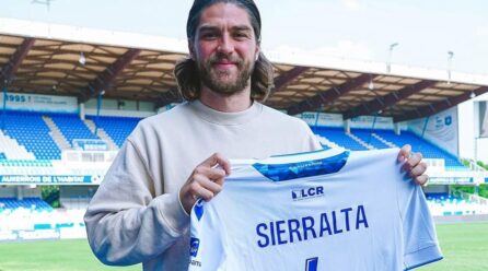 Con emotiva despedida: Francisco Sierralta fue oficializado en su nuevo equipo en Francia