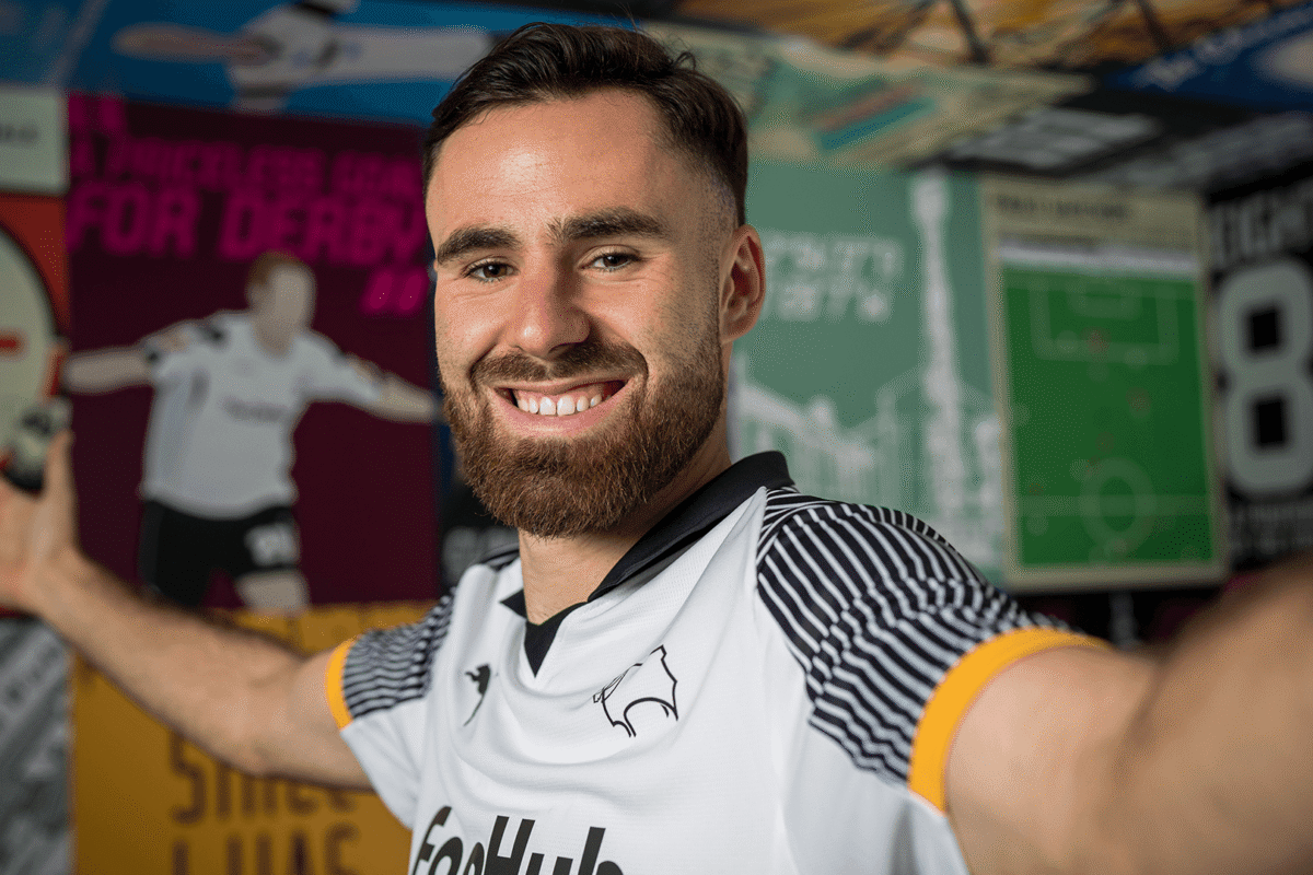 En busca de minutos: Ben Brereton Díaz cambió de equipo en la Championship