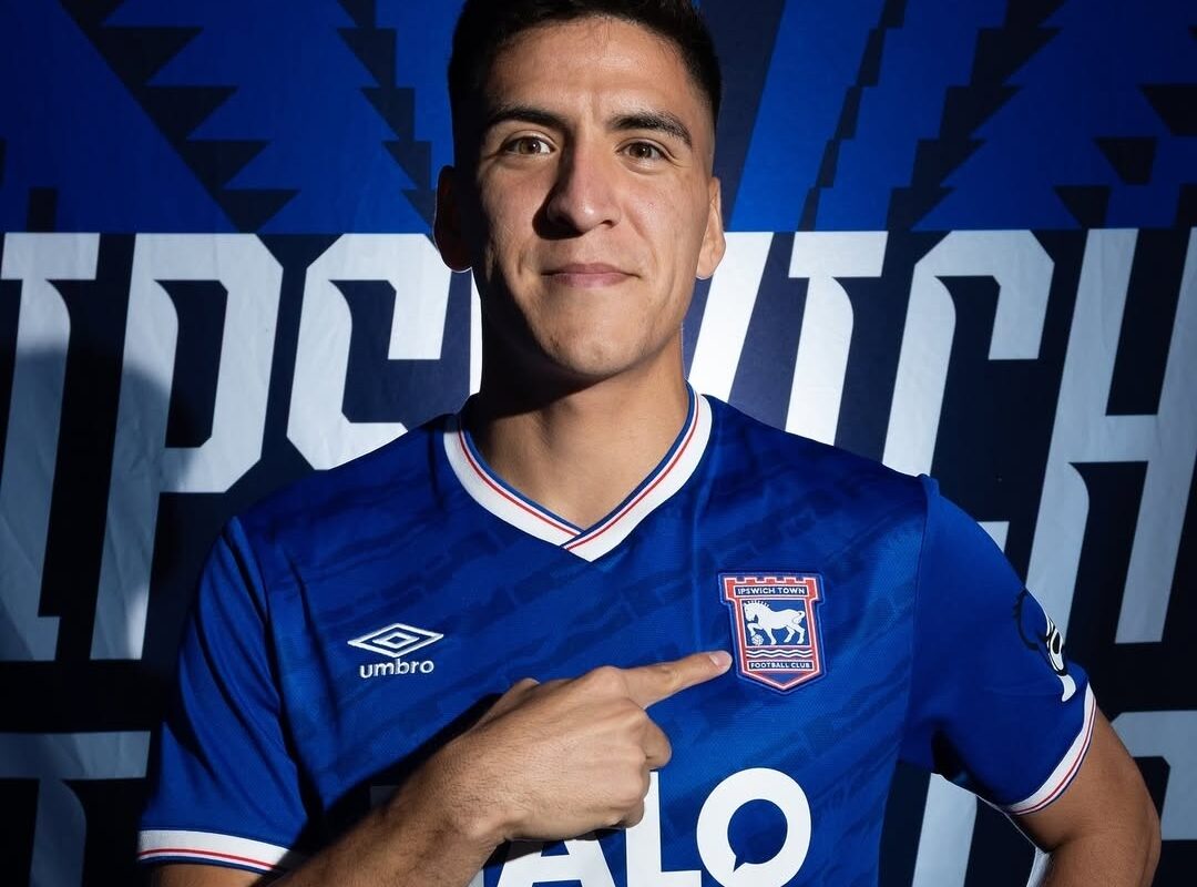 “Te voy a destrozar”: El gran revuelo que causó el fichaje de Marcelino Núñez en el rival del Norwich City