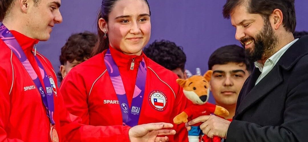 Presidente Gabriel Boric recibió en La Moneda a deportistas participantes de los Panamericanos Junior y World Games