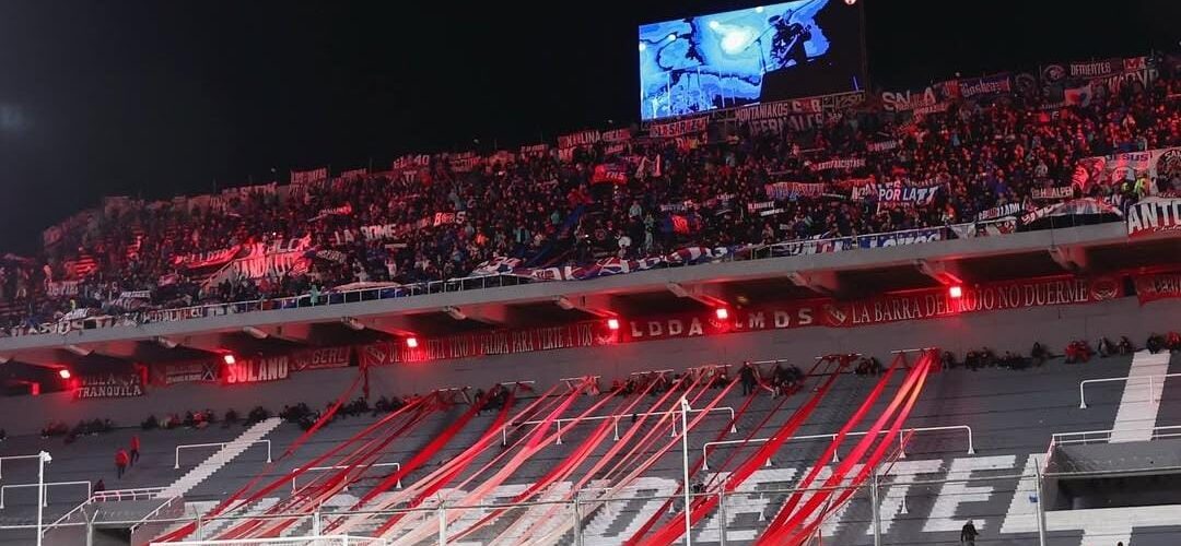 “Lo deportivo queda en segundo plano”: Referentes del plantel de la U se manifestaron ante lo ocurrido en Argentina