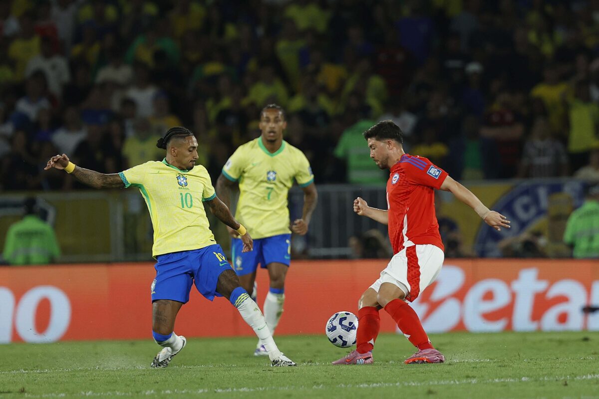 La Roja cayó por goleada ante Brasil y sigue como colista de las Clasificatorias